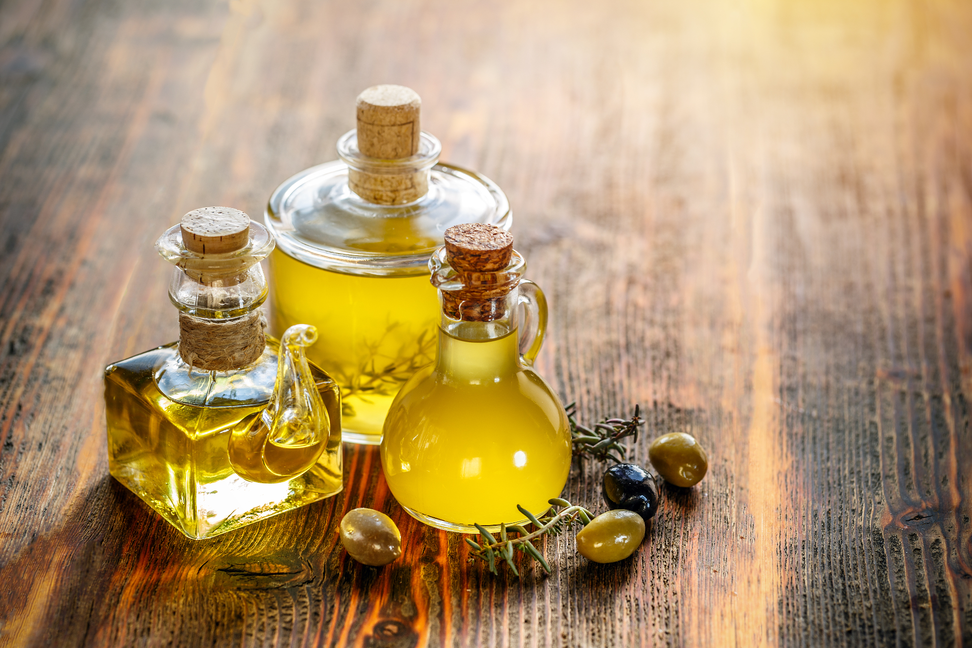 Ekstra deviško oljčno olje lahko hrano zelo popestri